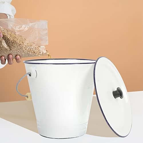Zerodeko Enamel Bucket Water Bucket White Metal Bucket with Wood Handle Fun Pail with Lid Compost Bin for Kitchen Counter Vintage Farmhouse Vase for Home Garden Table Centerpiece 3L
