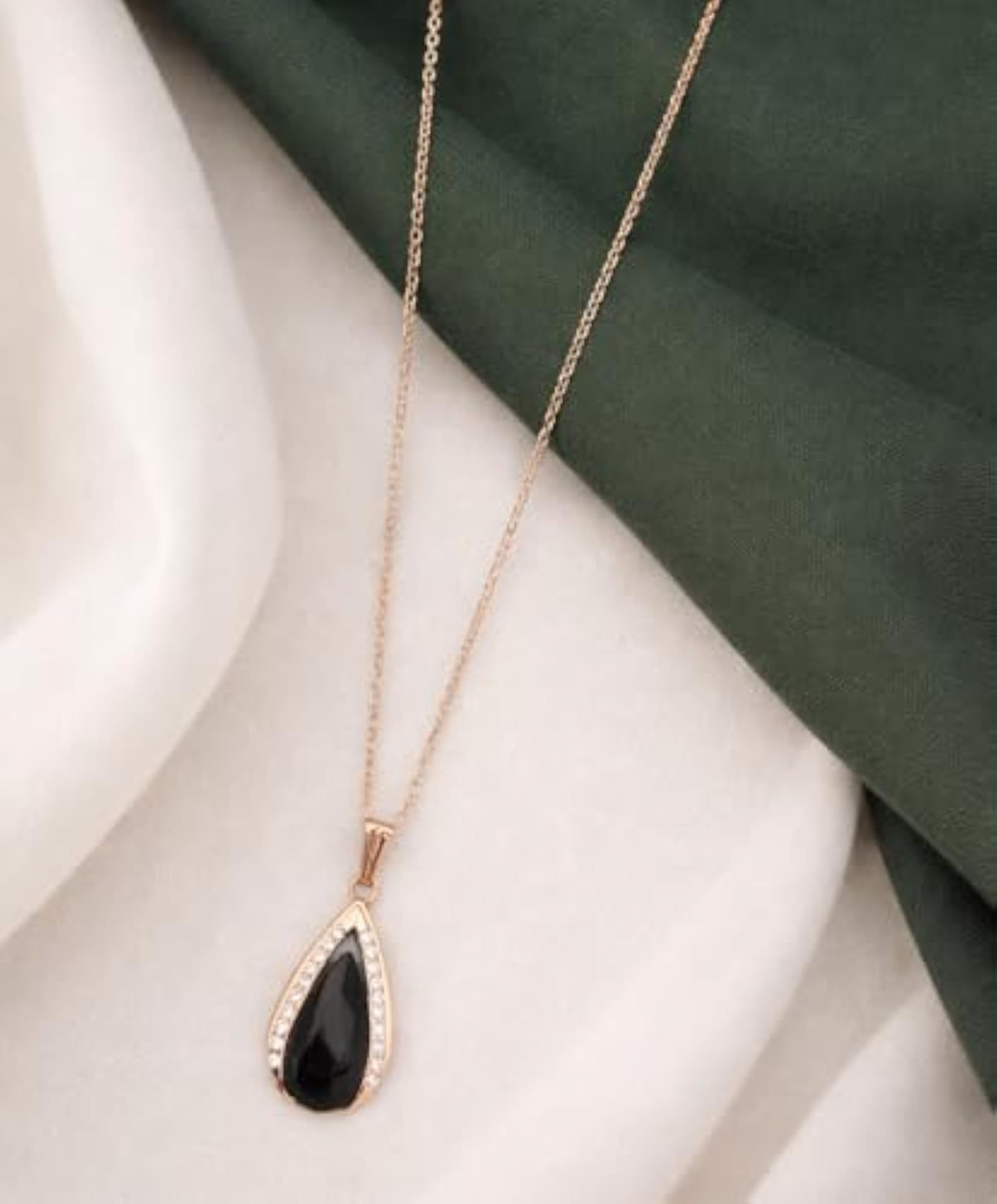 Women's Rose Gold Quartz Watch and Necklace Set