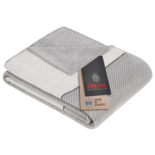 Ibena Austin Kuscheldecke 150x200 cm - hellgraue Decke, Pflegeleichte und kuschelweiche Baumwollmischung