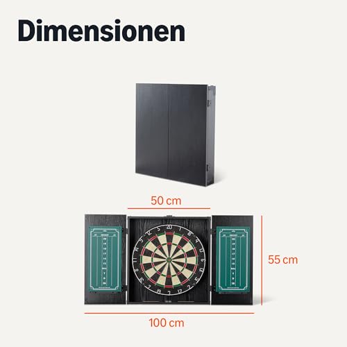 Amazon Basics Dartboard Schrank-Set mit 6 Stahlspitzen-Darts – Selbstheilende Sisalfasern, Integrierte Anzeigetafel, Komplettes Befestigungsset, 55,2cm x 50,2cm, Schwarz