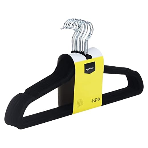 Amazon Basics - Perchas de terciopelo para trajes - Paquete de 50, Negro
