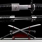 ⚔️【Exquisite Handwerkskunst】: Das Samuraischwert hat Dutzende manueller Prozesse mit alten Longquan-Methoden durchlaufen, darunter Embryonalherstellung, Warmschmieden, Schaufeln, Feilen, Schleifen, Wärmebehandlung (Abschrecken, Anlassen), Erstreparatur, Feinreparatur usw. In jeden Prozess sind die harte Arbeit und die Weisheit der Handwerker eingeflossen, um die hervorragende Qualität des Schwertes sicherzustellen.