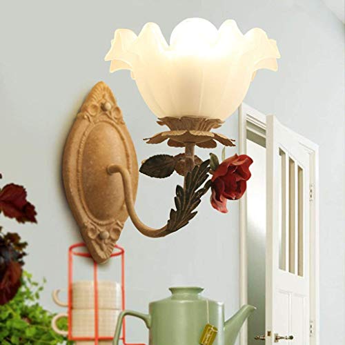 Lámpara de pared de hierro forjado ideal para iluminar el pasillo y dar vida a tu balcón 6