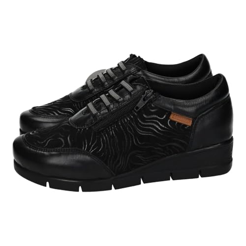 Bottines en cuir d'exception avec ornement métallique chic et talon stylé