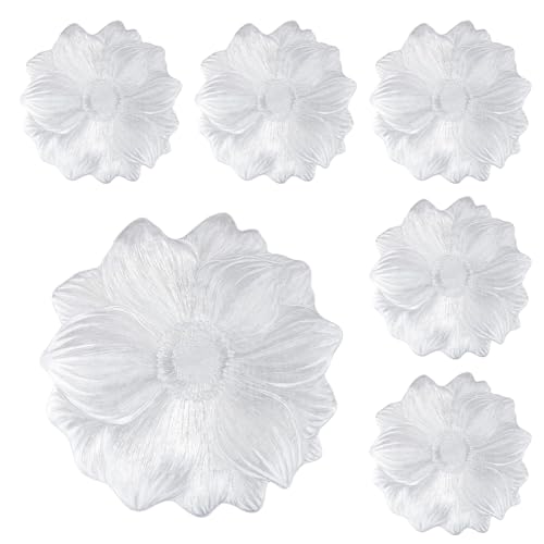 Komforbaa Lot de 6 PVC Argent Fleurs Sets de Table Rond 39cm, Lavables Anti-Taches Dessous de Table Effet Métallique, Résistants Chaleur Antidérapants pour...