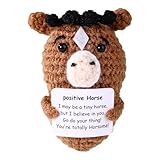TOYMIS Caballo de Ganchillo Positivo, 8,5 cm Altura Mini Caballo de Ánimo con Tarjeta Inspiradora Lindo Regalo Vaca Decoración Escritorio para la Oficina en Casa Colegas y Amigos