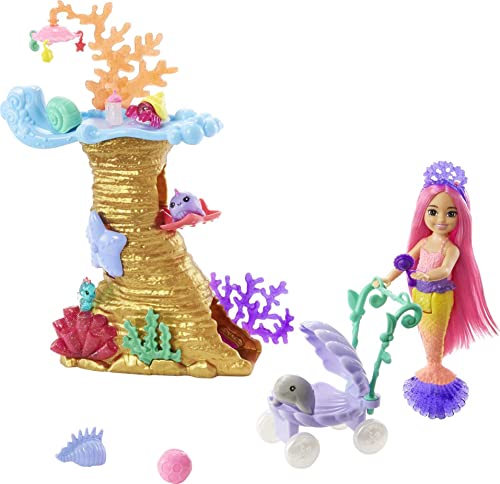 Barbie Coffret Barbie Mermaid Power avec Poupée Chelsea Sirène, 4 Figurines d’Animaux, 1 Espace de Jeu Récif Corallien et Accessoires, Jouet Enfant, Dès 3 ans, HHG58