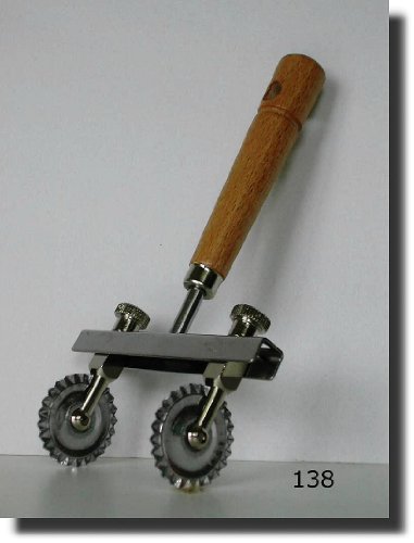 NTT TN Casalinghi - Cortapastas, 2 Ruedas Extensibles y Regulables