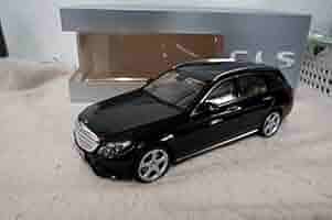 メルセデス ベンツ Cクラス ワゴン S205 1/18 ミニカー