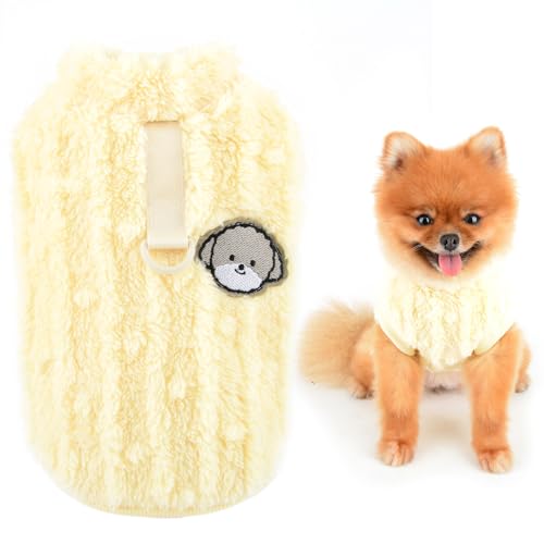 SMALLLEE_LUCKY_STORE 犬服 秋冬 セーター 犬用トレーナー ペット服 小型犬 部屋着 ドッグウェア ベスト 防寒 厚手 袖なし Dリング付きチワワ服 子犬服 猫服 洋服 お散歩 人気ファッション，イエロー，Sの商品画像（Amazon）
