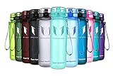 ➤ MATERIALES ECOLÓGICOS Y NO TÓXICOS- nuestras botellas están hechas de plásticos de Tritan Co-poliéster importados de EE. UU., 100% libre de venenos, así que es SEGURO para su cuerpo y respetuoso al medio ambiente. Ya no tiene que preocuparse por productos químicos dañinos como el BPA que afectan su salud y están presentes en muchas botellas de agua. Si está buscando una botella que sea duradera y segura, ¡Super Sparrow es la opción correcta!