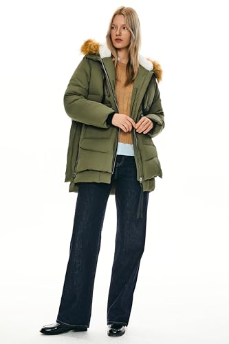 image for Orolay Women's Thickened Down Jacket Winter Hooded Coat with Faux Fur 