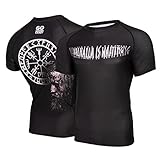 🤼 VOLLE BEWEGUNGSFREIHEIT: der Rashguard bietet volle Bewegungsfreiheit während des Kampfes und minimiert das Risiko von Reibungen und Hautirritationen dank des elastischen Materials und der eng anliegenden Passform. Du kannst es als Cross-Training-Kleidung, im Fitnessstudio oder beim Radfahren verwenden. Das Shirt besteht aus hochwertigen Polyesterfasern mit einem Elasthananteil, was Haltbarkeit, Widerstandsfähigkeit gegen Beschädigungen, Flexibilität und perfekte Passform garantiert.