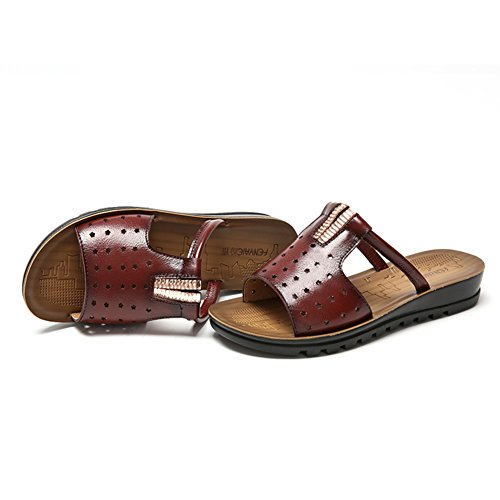 Sandales plates en cuir souple conçues pour la marche quotidienne
