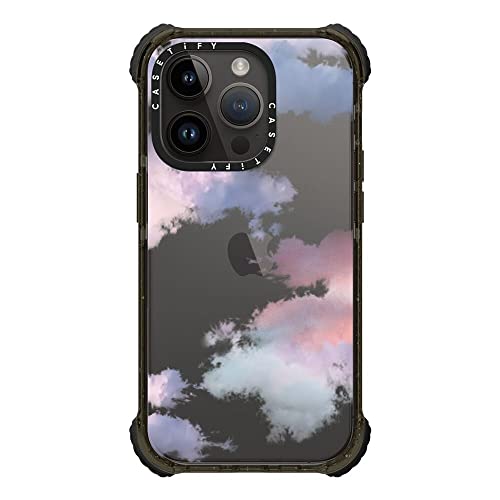 Évitez les bris d'écran avec la coque iPhone 14 Pro Casetify Nuages