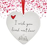 Accent romantique : ce panneau de porte de bienvenue pour la Saint-Valentin présente des éléments classiques tels que des cœurs et des lettres , vous permettant d'exprimer votre amour à vos proches.