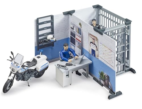 bruder 62732 - Bworld Posterunek policji z motocyklem policyjnym - 1:16 Policjant, Pojazd interwencyjny, Stanowisko dowodzenia, Więzienie, Cela, Centrala, Zabawka