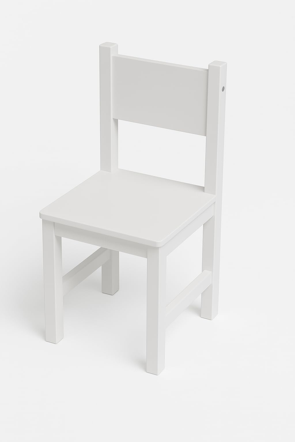 GRECA Silla Infantil lacada. En Madera Maciza. Lacada Blanca. Medidas (Ancho/Fondo/Alto): 28.5 * 28 * 60 cms. Altura hasta Asiento: 30 cms. Fácil Montaje.