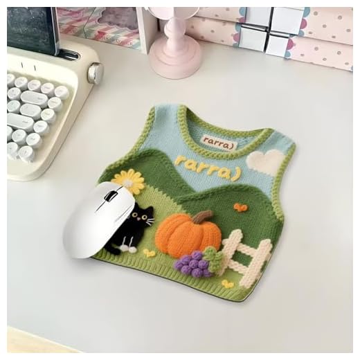 Cute Sweater Vest Shaped Mouse Pad, 9 x 9 Inch Pastoral Knitted Vest Shaped Desk Mat for Office Desktop Leisure Working Indoor Computer Workstation (Green)