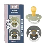 BIBS Colour Succhietto Glow, 0-6 mesi, confezione da 2, rotonda, Sage/Pine | Tettarella rotonda | Gomma naturale | Taglia 1 | Anello fosforescente | Elevata accettazione della tettarella | Fori d’aria