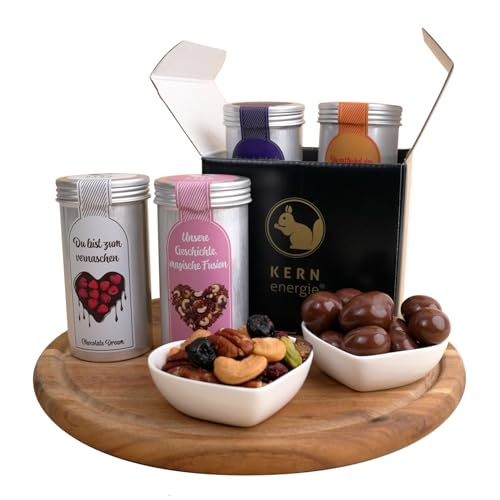 KERNenergie Nuss Geschenk Set – Geschenkidee für Paare – Valentinstag - Geschenke für Männer und für Frauen – 4 Nuss- und Schokoladen Snacks – 4x90g
