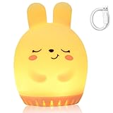 Veilleuse sensible au toucher et couleurs d'ambiance : la machine à bruit blanc pour bébé avec veilleuse est équipée d'une veilleuse sensible au toucher qui peut être allumée ou éteinte en un seul geste sur le corps en silicone. La fonction veilleuse est particulièrement pratique pour l'allaitement nocturne ou comme aide à l'orientation dans la pièce sombre. Choisissez parmi 9 couleurs LED d'ambiance et une lumière standard pour créer une atmosphère agréable.