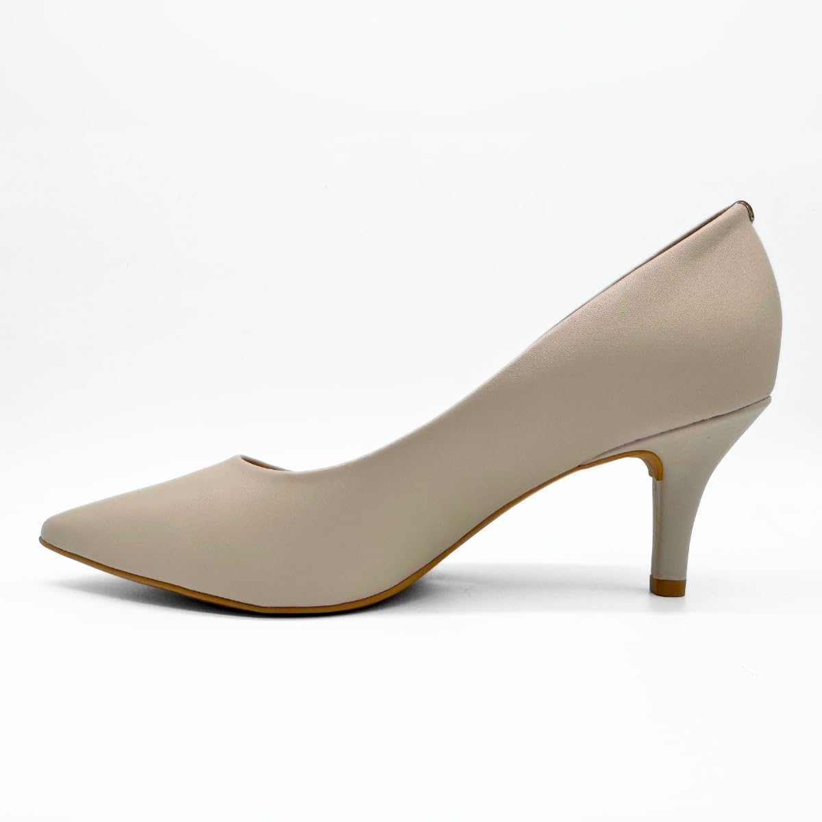 Scarpin Vizzano Feminino Salto Médio Bico Fino 1185.702 em promoção! Veja a oferta e mais achadinhos de Sapatos sociais 4 Hoje é o melhor dia para comprar Scarpin Vizzano Feminino Salto Médio Bico Fino 1185.702 com aquele preço maroto! Promoção! Aproveite a oferta! 4