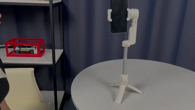Stabilisateur Smartphone Gimbal STRBDYI Avec Lumière Et Télécommande - Portable Et Anti-Shake Pour Vlogs