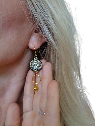 ⊹⊱ ✿ DELICATI MANDALA NERI DORATI CON DELICATI ANELLI E CAMPANELLE ✿ ⊰⊹ orecchini lunghi nero - oro in acrilico e metallo