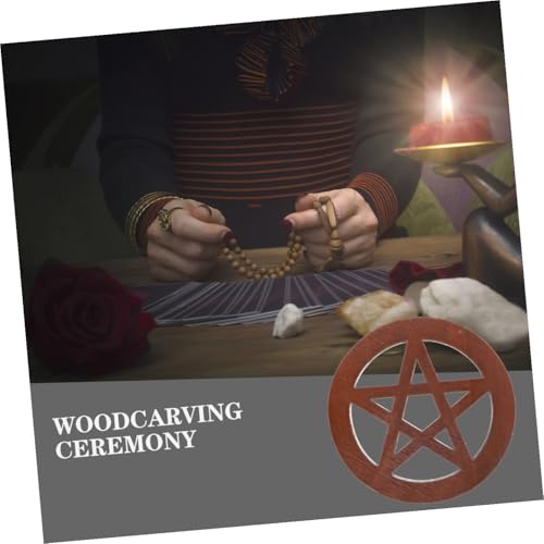 Posavasos rústicos de madera tallada con diseño de pentagrama para altar de tarot 4