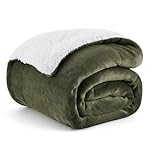 Bedsure Sherpa Fleece Throw Blanket - Thick and Warm, Fluffy Microfiber Solid & Soft Blankets for Bed and Couch Double/Twin Size, Ivy Green, 150x200cm