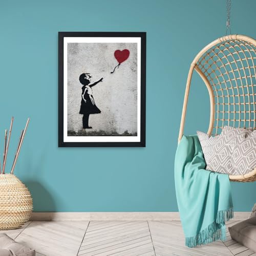 Fille avec ballon affiche encadrée Spiffing Prints cadre déco murale noire - 6