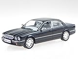 daimler ds420 1/43 Material: Druckguss NN Daimler Super 8 James Bond schwarz Modellauto 1:43