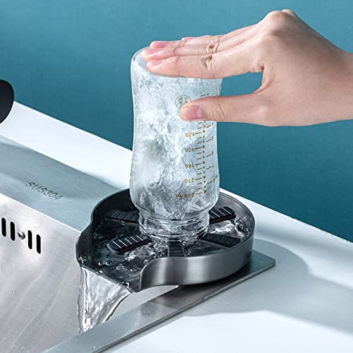 Évier de cuisine avec robinet cascade pour simplifier vos repas