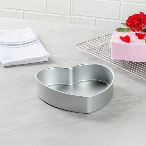 Met Lux 8 x 8 x 2 Inch Straight-Sided Baking Tin, 12 Heart Shaped Cake Pan - Oven-Ready, Freezable, Anodized Aluminum Heart Baking Pan, Greaseproof, For Valentine’s Day Cakes - Restaurantware by Restaurantware - Image 3