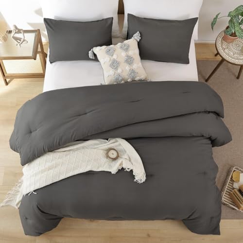 Image of ROSGONIA Oversized King Comforter 120x120, 3pcs Super King Comforter (1 Dark Gray Comforter & 2 Pillowcases) Lightweight Warm Bedding Blanket Quilt