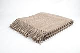 Drobė HOME Wolldecke aus 100prozent Reine Merinowolle, 140x200cm, Beige/Beige I Weicher, Einfarbige Decke aus Schurwolle mit Fischgrätenmuster & Fransen I Ideal als Überwurf Sofadecke, Tagesdecke