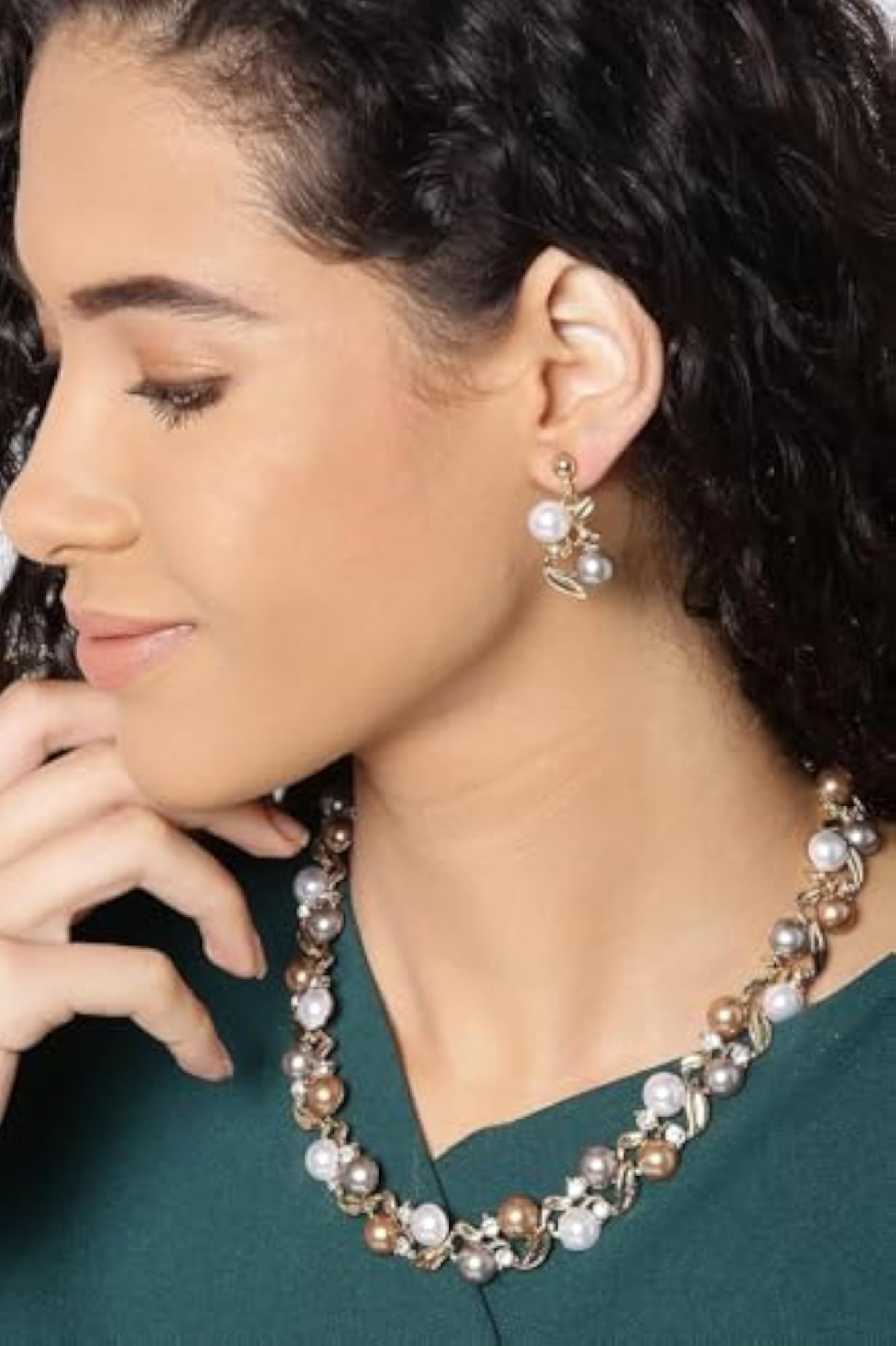 Stylish Choker Necklace Pearl Set with Earrings (Multi-Colour)