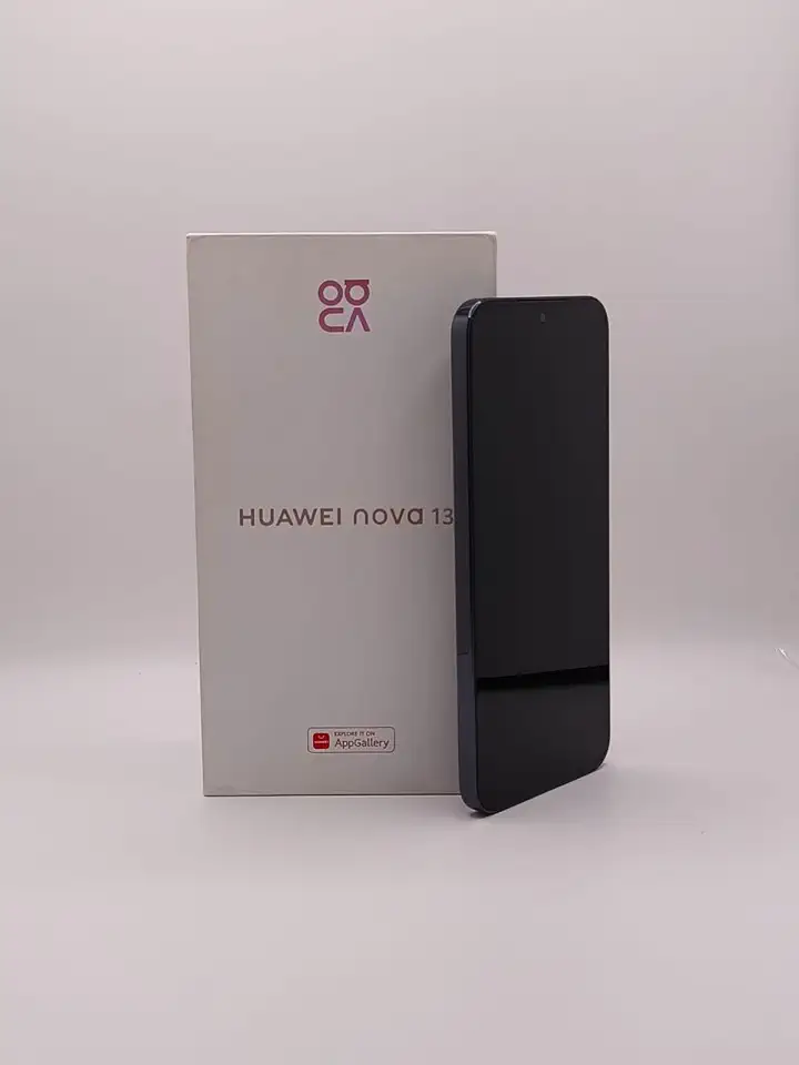 Huawei nova 13, Smartphone, 12 GB + 256 GB, 6.7 Inch OLED Display with Flat Edges, a 60 MP Ultra Wide Angle Portrait Front Camera, AI Best Expression, 100 W Huawei Supercharge, 5000 mAh Powerful
