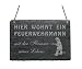 Produktbild SCHIEFERTAFEL Hier wohnt ein Feuerwehrmann. SCHILD aus Schiefer - ca. 22x16 cm