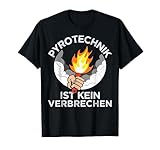 Klassisch geschnitten, doppelt genähter Saum.
