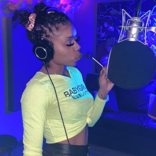 Yocelyn Ali vibes with the crew