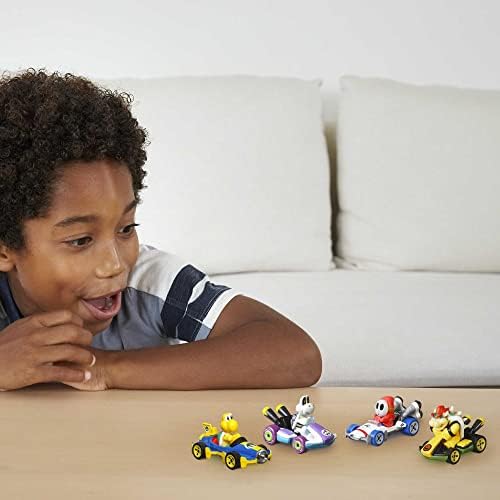 Hot Wheels Mario Kart Vehicle 4-Pack, Set of 4 Fan-Favorite Characters Includes 1 Exclusive Model, Collectible Gift for Kids & Fans Ages 3 Years Old & Up