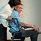 KMINA - Rollator Rollstuhl 2 in 1 Glatte Böden mit Sitz, Korb, Senioren Faltbar, Schwarz