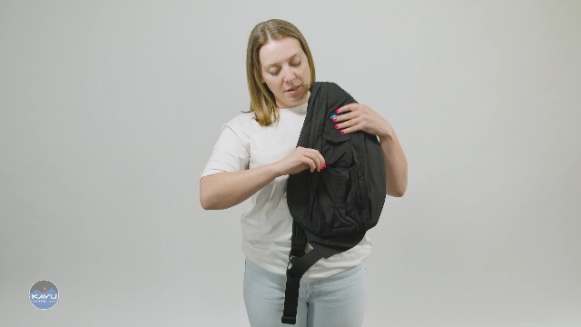 KAVU Original Rope Sack sling crossbody backpack in the Chevron Peak pattern Amazon.com: KAVU Mochila bandolera original Rope Sack  main image 3