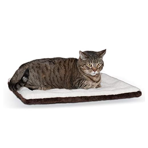 K&H PET PRODUCTS Self-Warming Pet Pad Thermal Cat and Dog Bed Mat Oatmeal/Chocolate 21 X 17 Inches