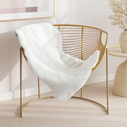 Sonive Kunstfell Teppich Stuhlauflage 90x60 cm Weich, Faux Fell Waschbare Teppiche Sitzauflage für Kinderzimmer, Wohnzimmer, Schlafzimmer, Esszimmer Weiß