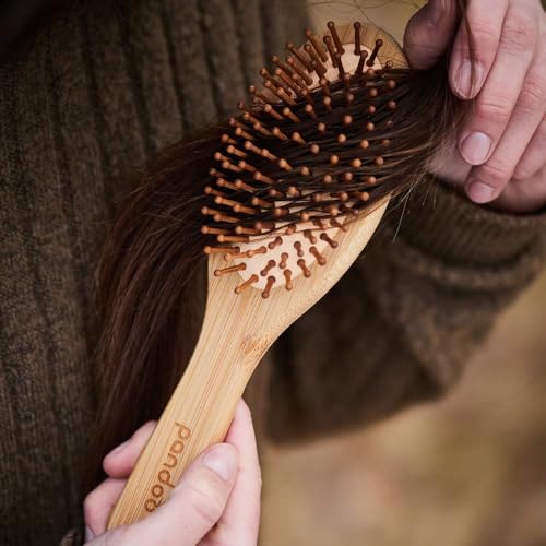 Foto von pandoo Bambus Haarbürste mit Bambusborsten – Paddle Brush