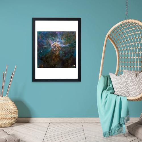 Affiche encadrée Hubble Télescope Nébuleuse Spiffing Prints Medium pour mur