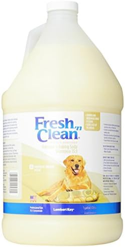 PetAg Fresh 'n Clean Oatmeal 'n Baking Soda Dog Shampoo - Tropical Fresh Scent - Strengthens, Repairs, & Protects Your Dog's Coat - 18 Fl Oz